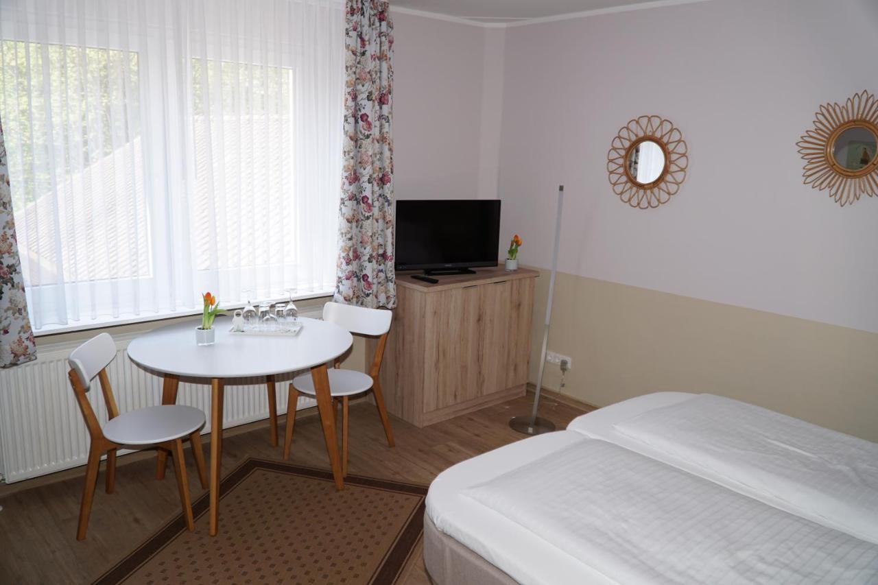 Hotel-Pension Am Boehmepark Soltau Zewnętrze zdjęcie